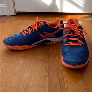 Men’s size 11 ASICS gel-resolution sneakers